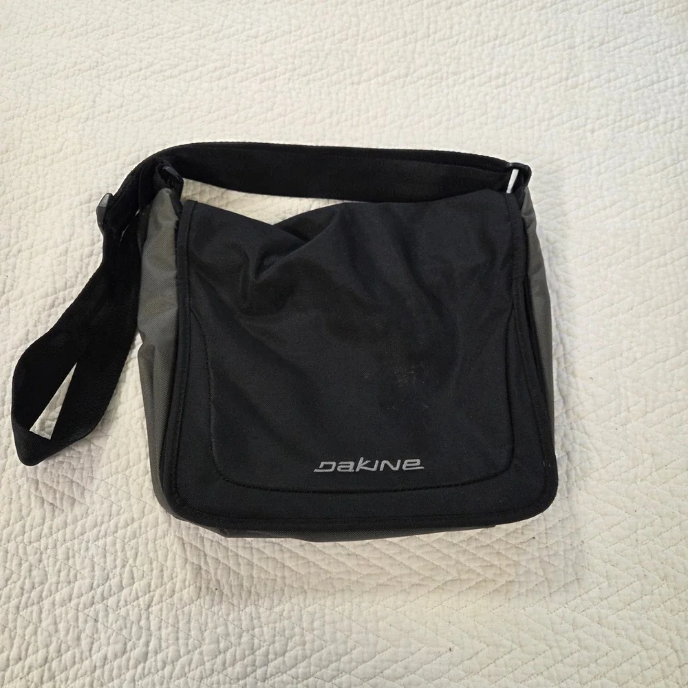 Dakine Messenger Bag Black‎ Gray Adjustable Strap Crossbody Techwear Utility Bag